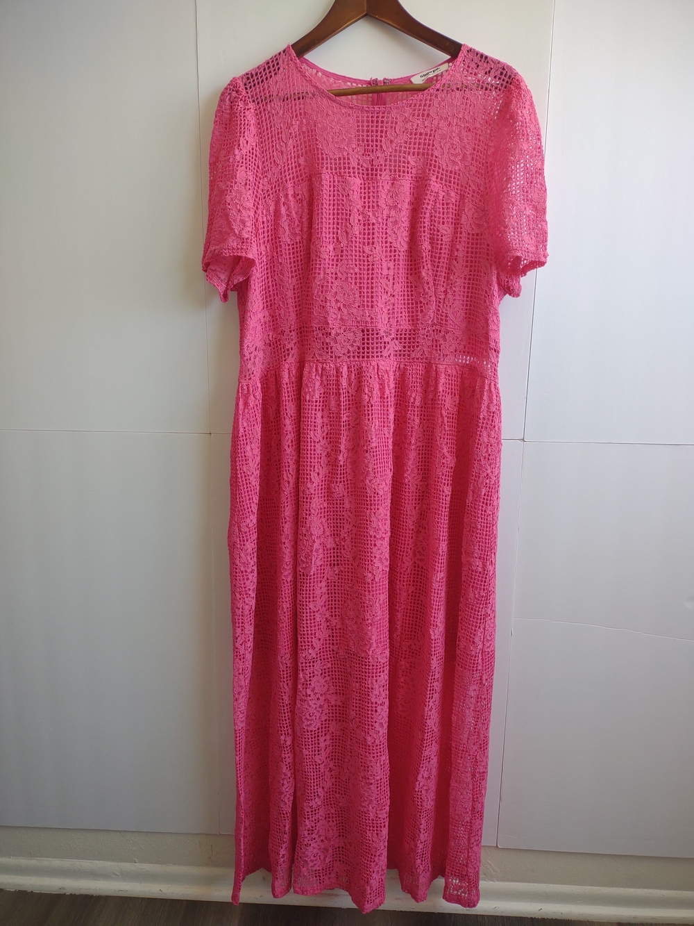 Showpo Leon Short Sleeve Pink Crochet Lace Dress - Picture 3 of 10